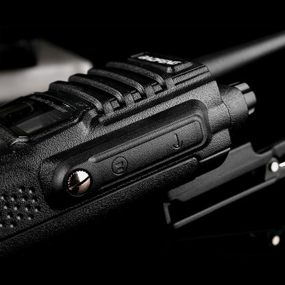 جهاز اتصال لاسلكي محمول باليد ثنائي النطاق مقاوم للماء من باوفينج BF-UV9R Plus بقوة 10 وات، مزود بمقبس أمريكي، طراز BF-UV9Rplus